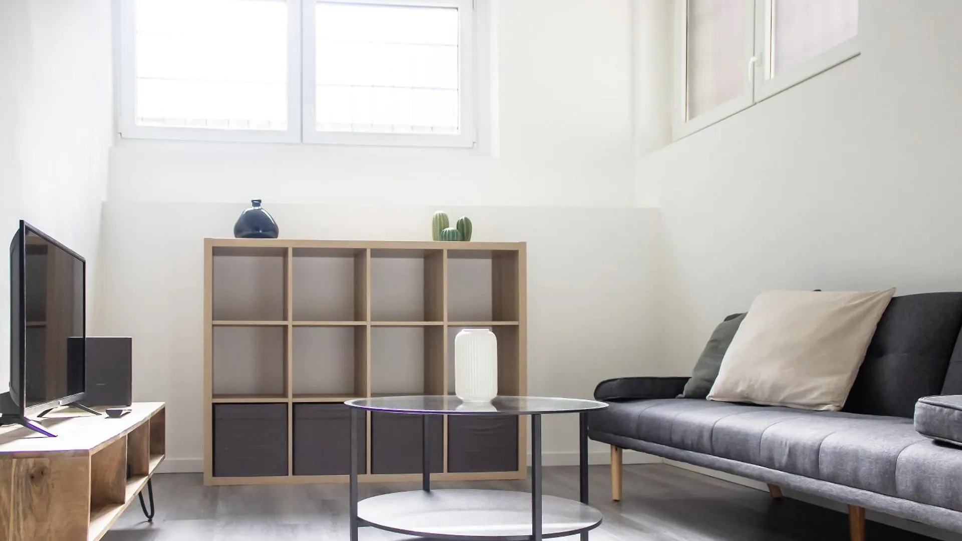 Scialoia Apartment - Affori M3, Niguarda contacts